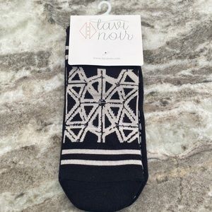 Tavinoir Pilates and yoga sticky bottom socks. NWT